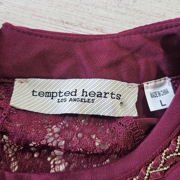 Tempted Hearts Burgundy Long Sleeve Cold Shoulder Lace Shirt Size Large - Picture 9 of 15